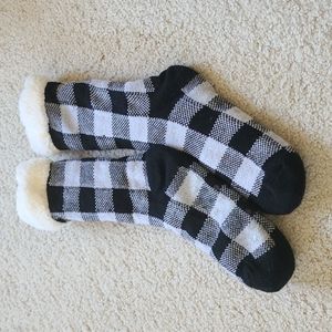 NWOT thick knit sherpa fleece lined thermal slipper socks